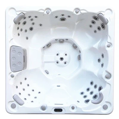 裏庭のホットタブ